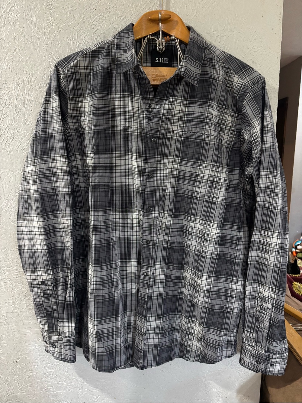 5.11 Tactical Snap Button Shirt Mens Medium Plaid Grey Black Long SleeveFlannel